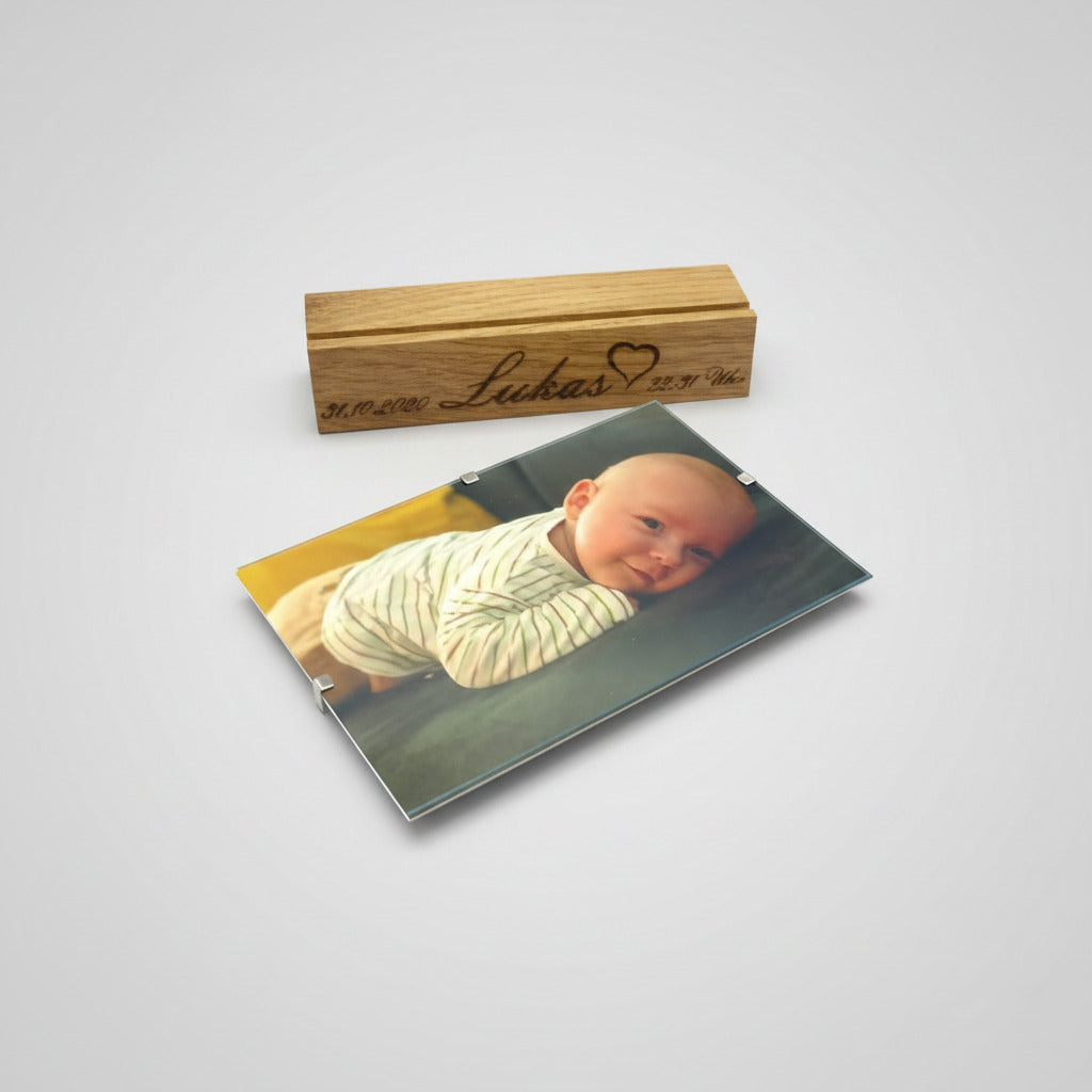 Picture holder, with engraving and picture frame