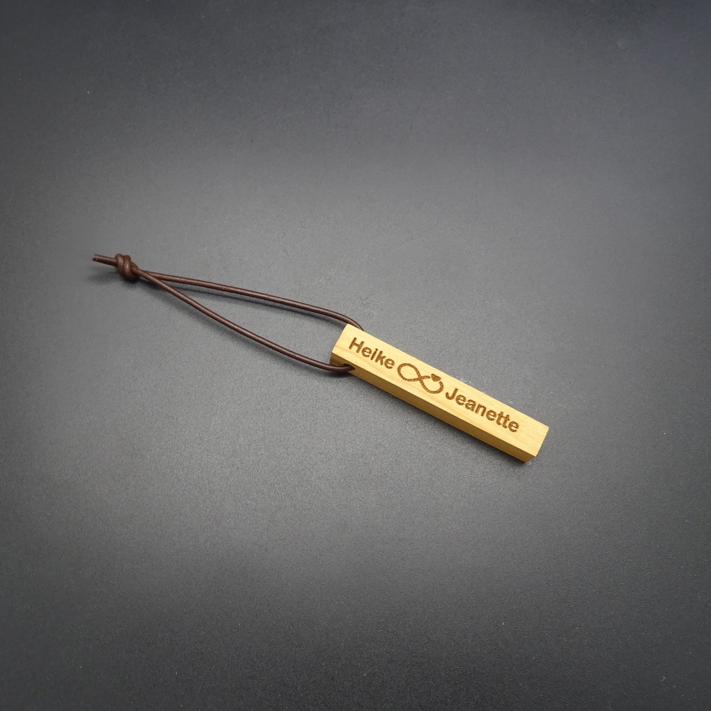 Personalisierter Schlüsselanhänger aus Holz Geschenk.