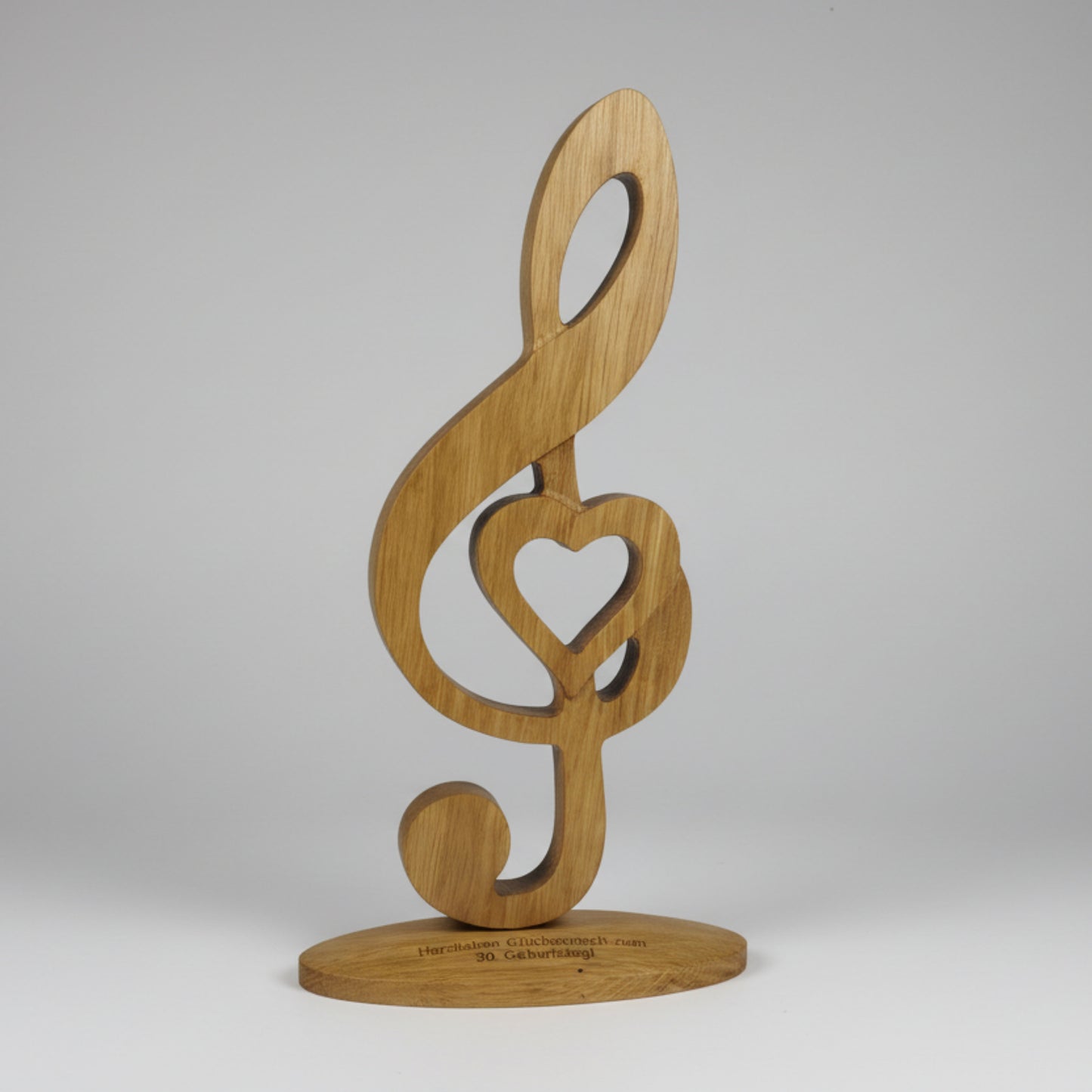 Violinschlüssel mit Herz aus Eiche, stehend