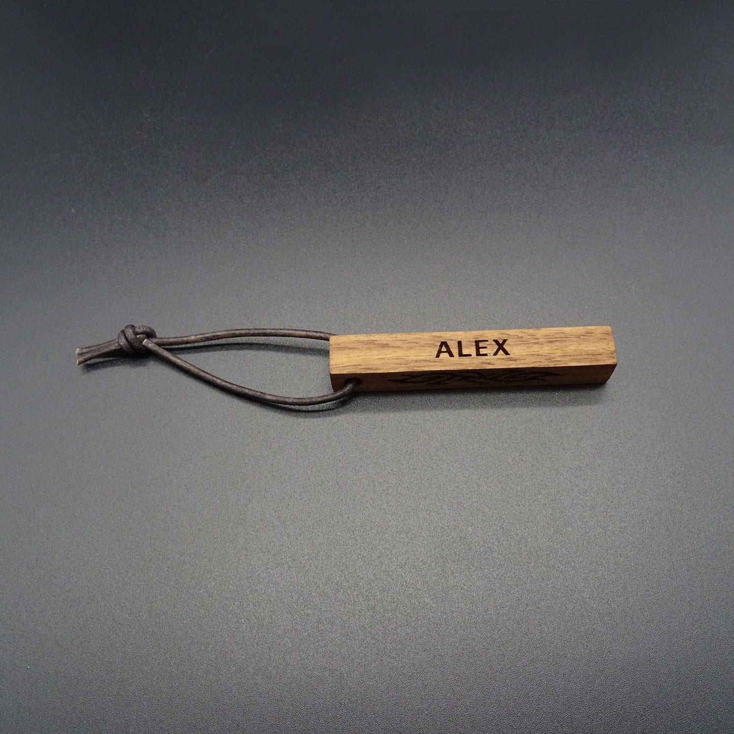 Personalisierter Schlüsselanhänger aus Holz Geschenk.